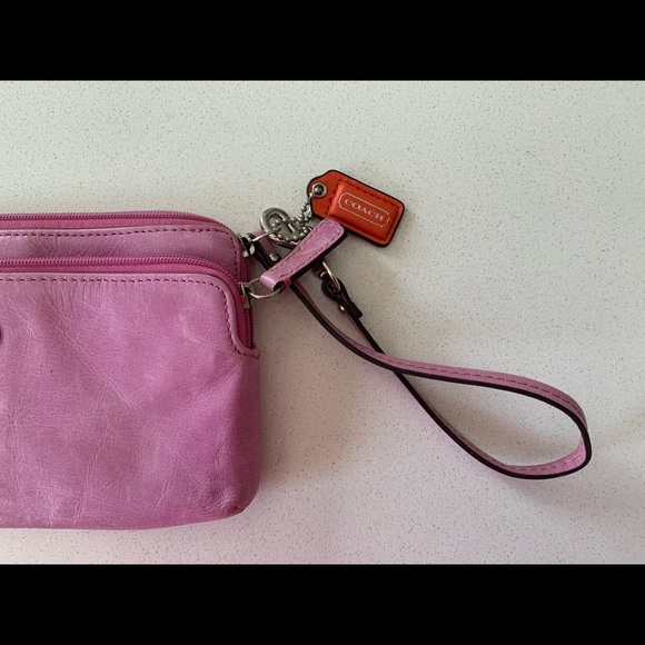 Soft leather pinkish purple (mauve) Coach wristlet - Picture 6 of 6